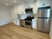Photo - 6125 Whitsett Ave Apartment Unit 13