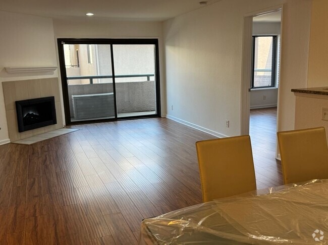 Building Photo - 8300 Manitoba St Rental