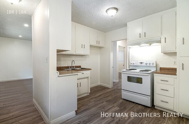 Photo - 20436 Cohasset St Unit 3