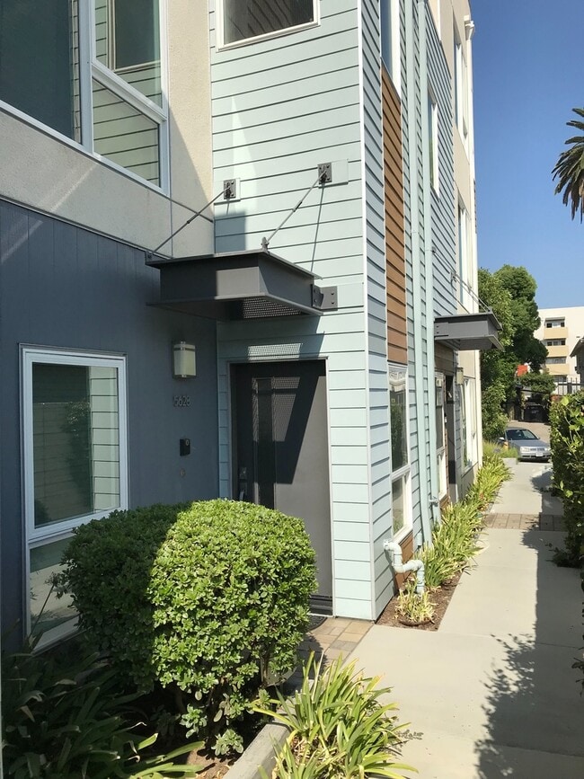 Photo - Modern Home in Hollywood with 2-Bedrooms, 3 Baths, 2-Car Attached Garage, and Private Rooftop Deck