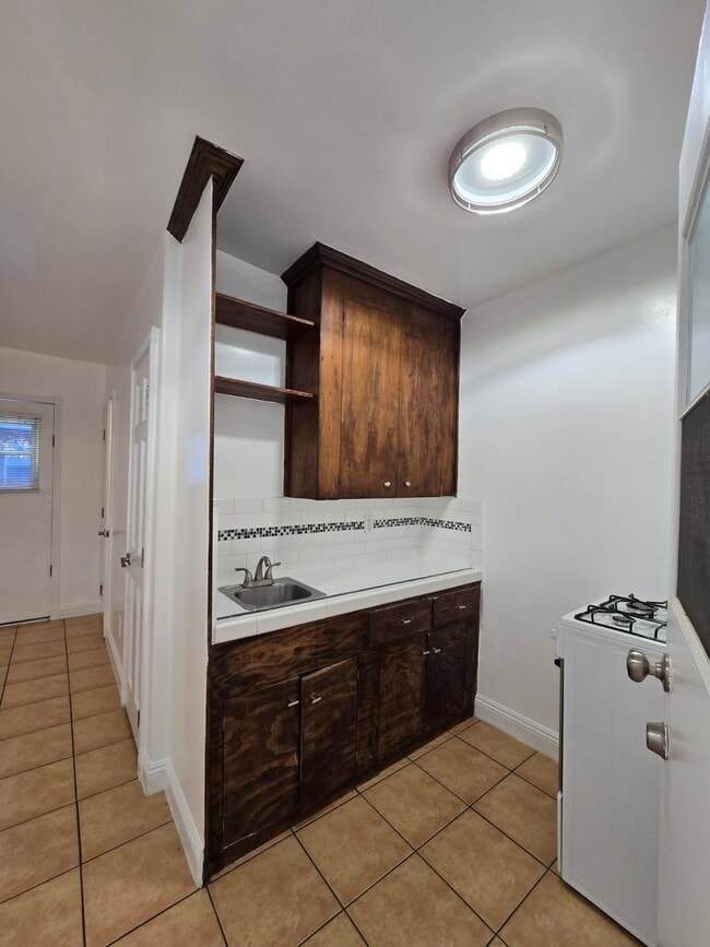 Photo - 942 N Sweetzer Ave