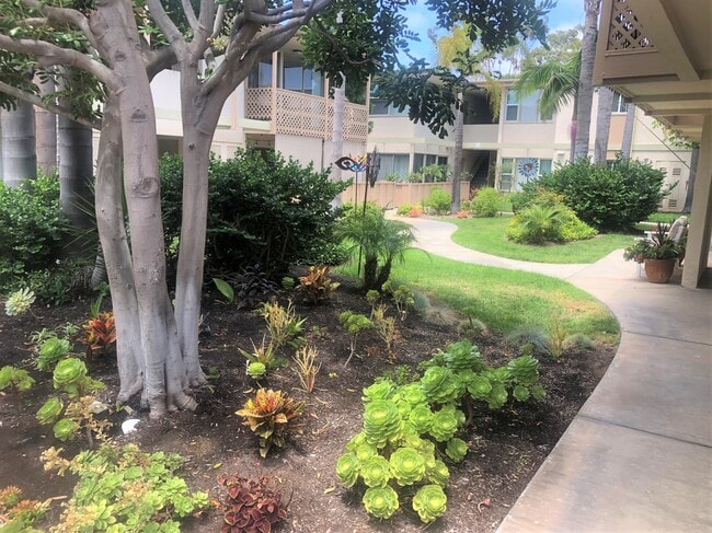 Building Photo - Westcliff