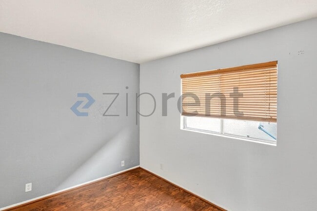 Photo - 1115 252nd St