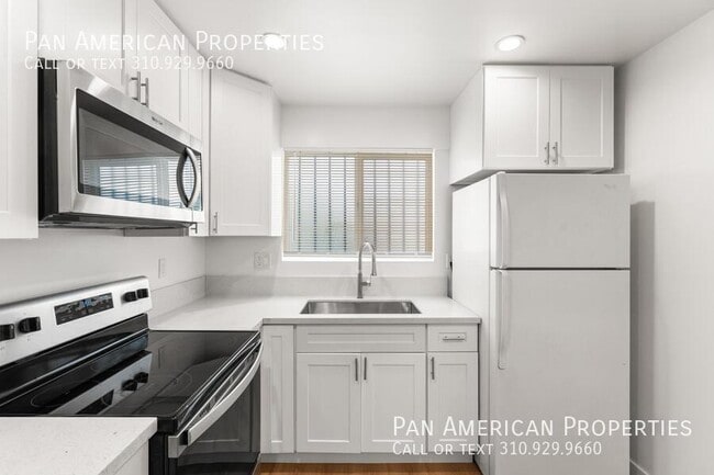 Building Photo - 221 E Artesia Blvd Unit 5
