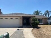 Photo - 3 Bedroom Home - Centrally Located with So...