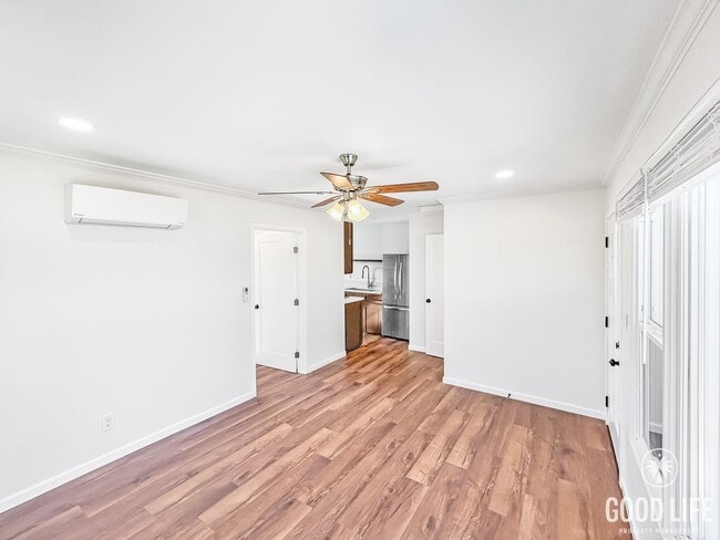 Photo - Stunning Full Renovated 1BD/1BA w/ New App... Unit 1843 Edgemont St
