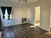 Photo - 934 1/2 West 71st Street