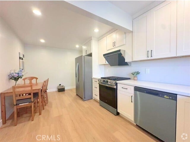 Building Photo - 637 W Floral Dr Rental