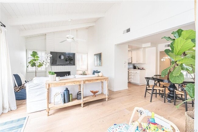 Photo - 719 Poinsettia Ave