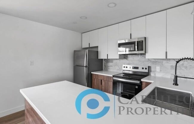 Photo - 207 E 1st St Unit C