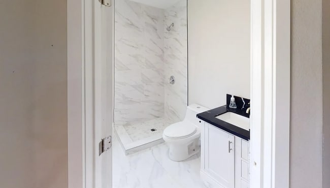 Photo - 5354-5356 E Falls View Dr Unit 5356 East Falls View Dr