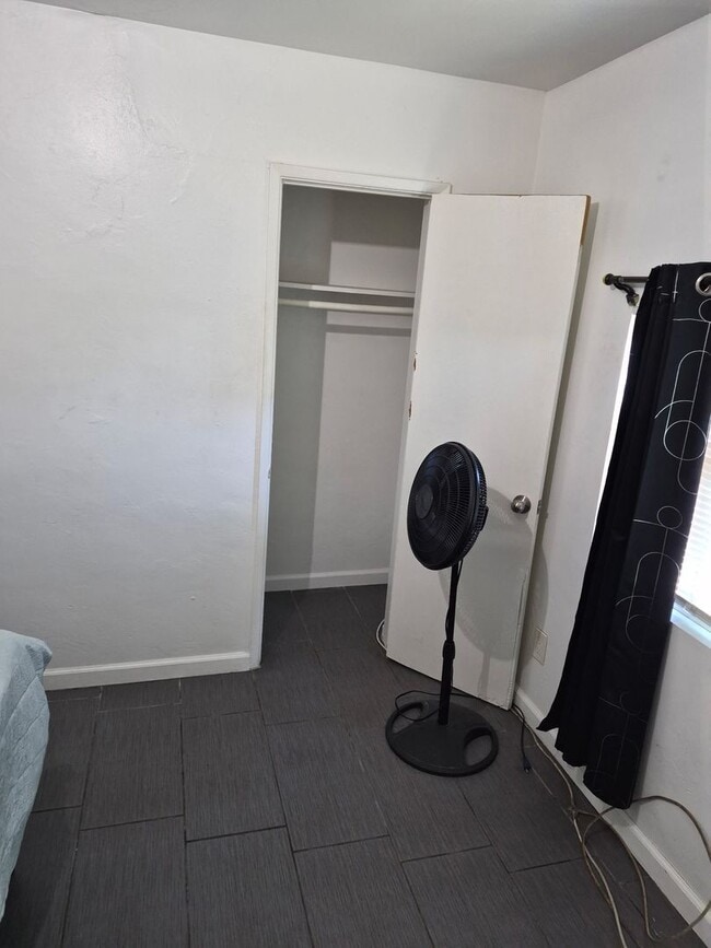 Photo - Private Bedroom for Rent in Single-Family Home – Utilities Included
