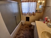 Photo - 8900 Swinton Ave