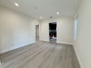 Photo - 1004 S Bruce Ln