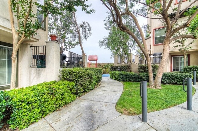 Photo - 281 Camphor Pl