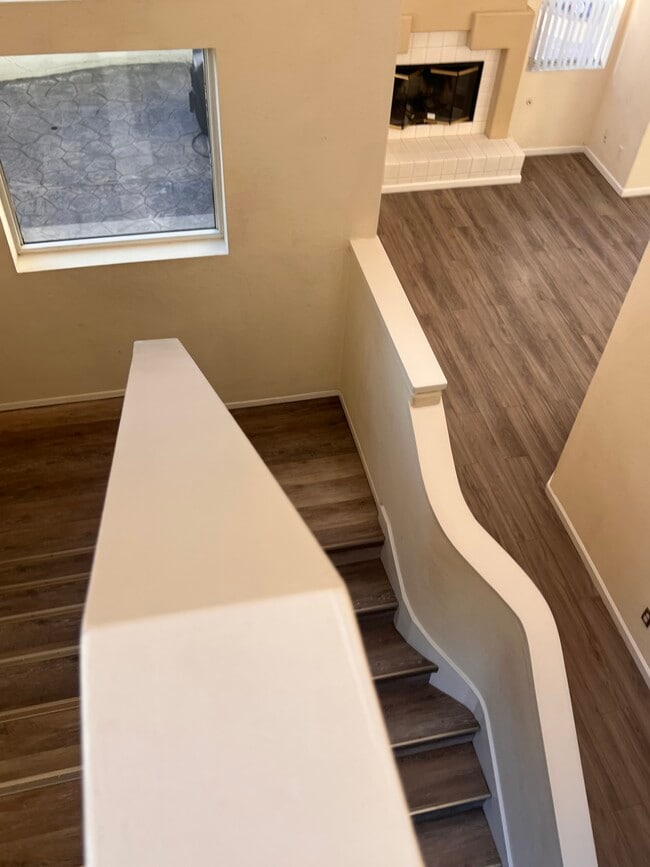 Photo - 556 Almonte Pl