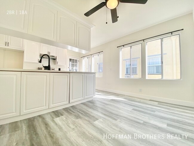 Photo - 441 1/2  N Hayworth Ave Unit A