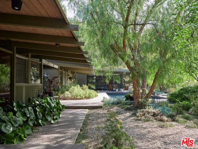 Photo - 8973 Wonderland Park Ave