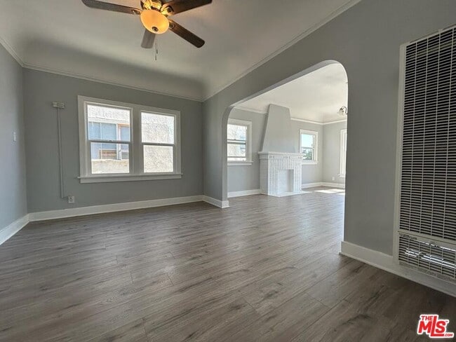 Photo - 759 1/2 N Ridgewood Pl