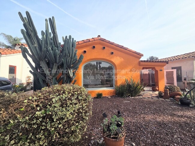 Building Photo - 2068 San Francisco Ave