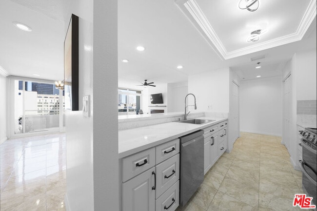 Photo - 600 W 9th St Unit 1502