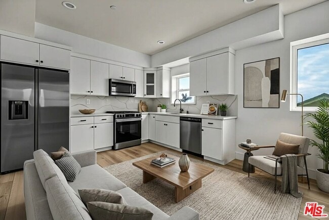 Building Photo - 4701 Saturn St Unit 1/2