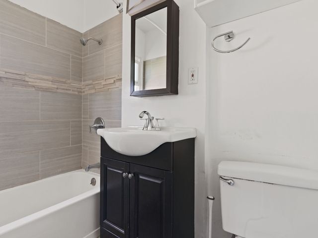 Photo - 2117 Stewart St