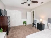 Downstairs 3rd bedroom - 4207 Rimcrest Dr House