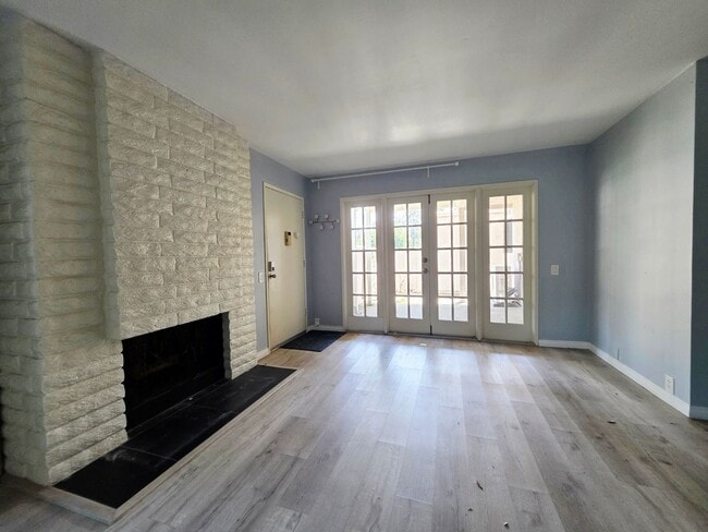 Building Photo - Updated 3 bed 2.5 bath home in Playmor – The Heart of UTC!
