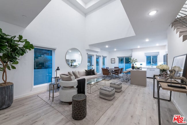 Photo - 846 N Alta Vista Blvd Unit 103