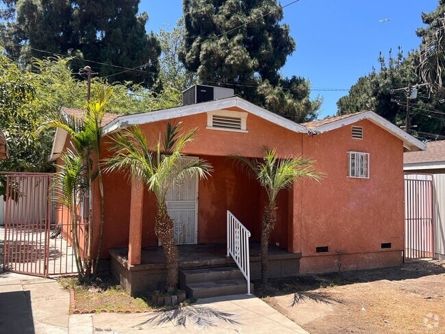 Building Photo - 7805 Whitsett Ave Unit 7807 Rental