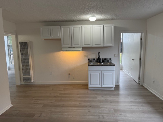 Photo - 423 E 82nd St