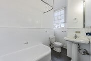 Studio, 1BA - 500SF - Bathroom - The Asbury Apartments