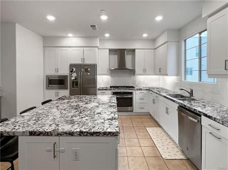 125 Cadence - 125 Cadence Condo