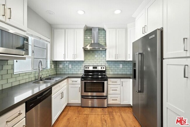 Building Photo - 15248 Dickens St Unit 104 Rental