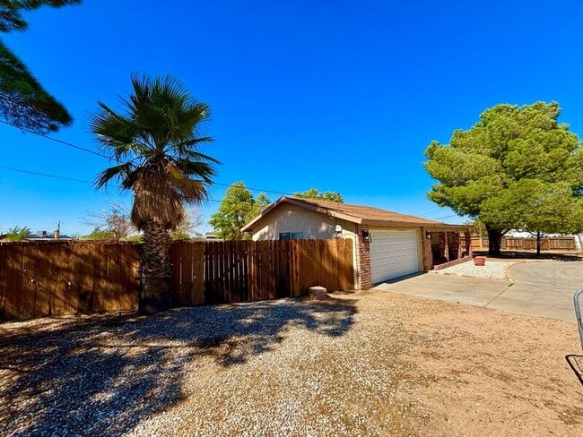Photo - 9472 Wasco Ave