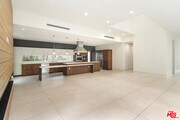Photo - 16536 Moorpark St House