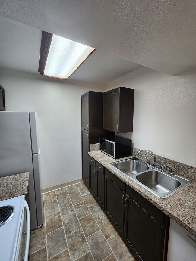 Photo - Gorgeous and Comfortable - Dual Master Suites - 2BD/2BA - East Mission Valley Unit 202