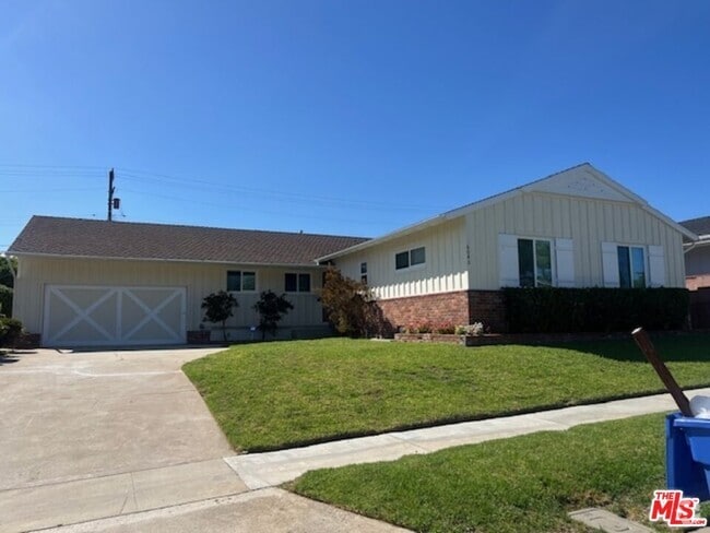 Building Photo - 6043 S Garth Ave Rental