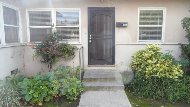 Photo - Parton 1521-1527 Unit 1523