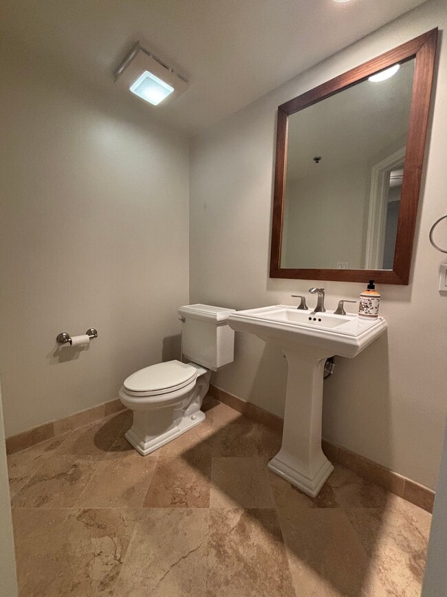 Photo - 122 N Clark Dr Unit 206