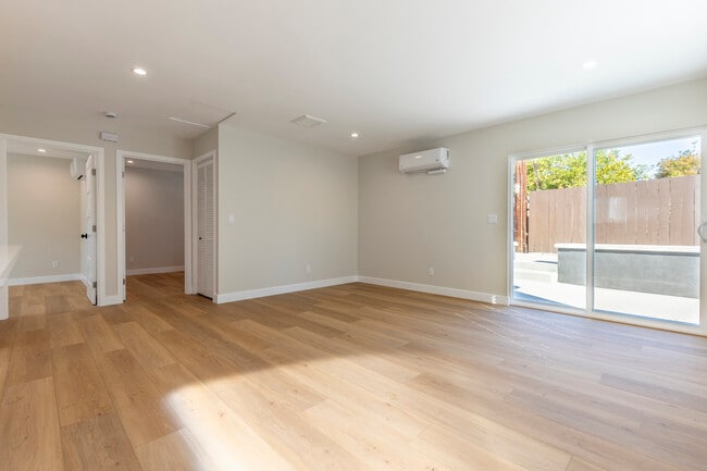 Photo - 5268 N Thorn St