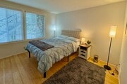 Master bedroom - 1320 S Beverly Glen Blvd Apartments Unit 1320
