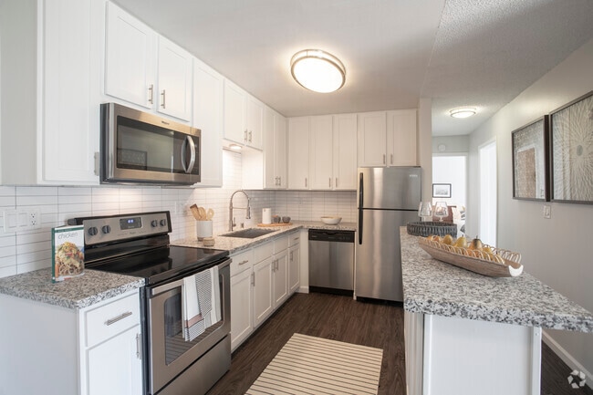 2 BR, 2 BA - 924 SF - Sunterra