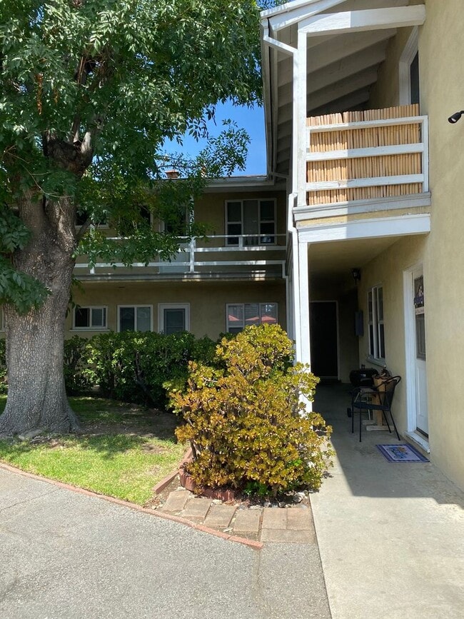 Photo - 1915 Minoru Dr Unit 1915  #2A