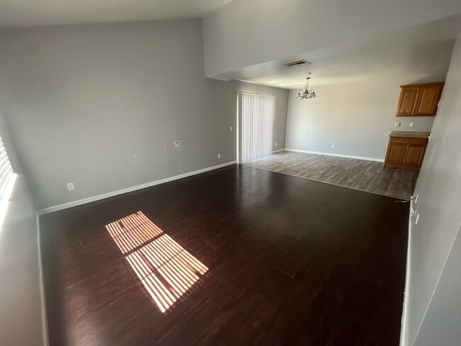 Photo - 24422 Webster Ave