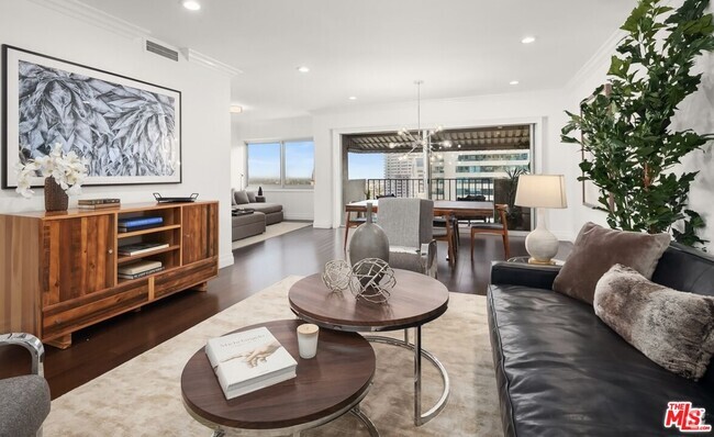 Building Photo - 10450 Wilshire Blvd Unit PH C Rental