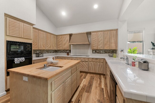 Photo - 54100 Riviera