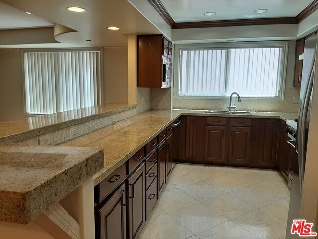 Photo - 10390 La Grange Ave Unit 303