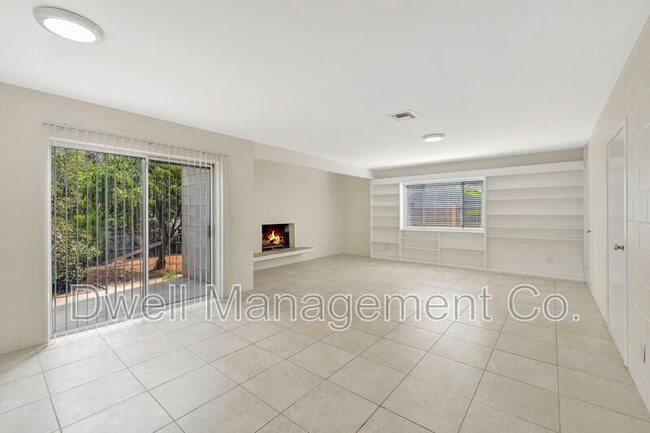 Photo - 8860 Fabienne Way